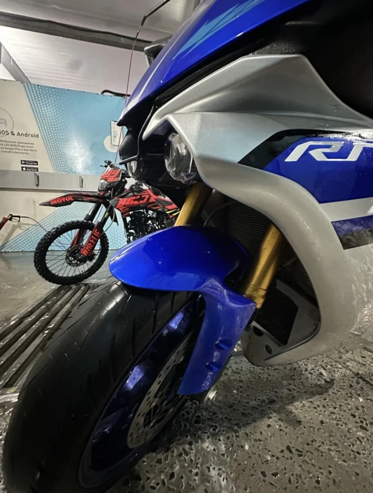 Yamaha YZF-R1 - миниатюра 11