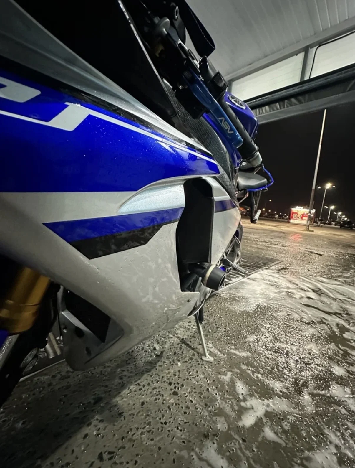 Yamaha YZF-R1 - миниатюра 16