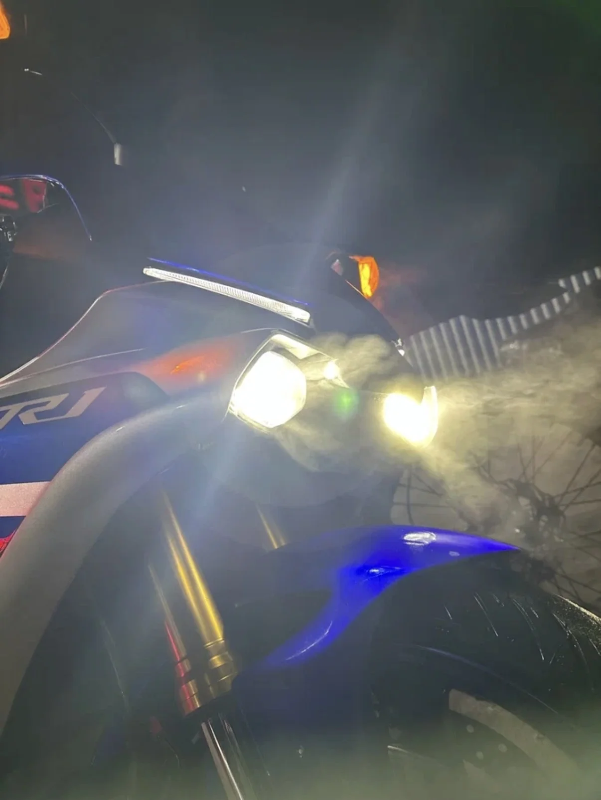 Yamaha YZF-R1 - миниатюра 20
