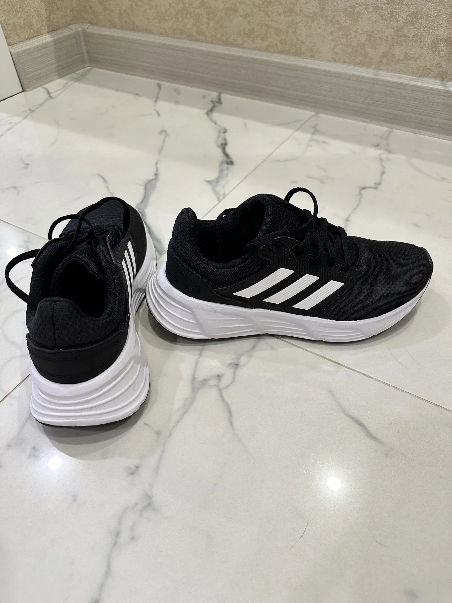Кроссовки женские Adidas - миниатюра 2