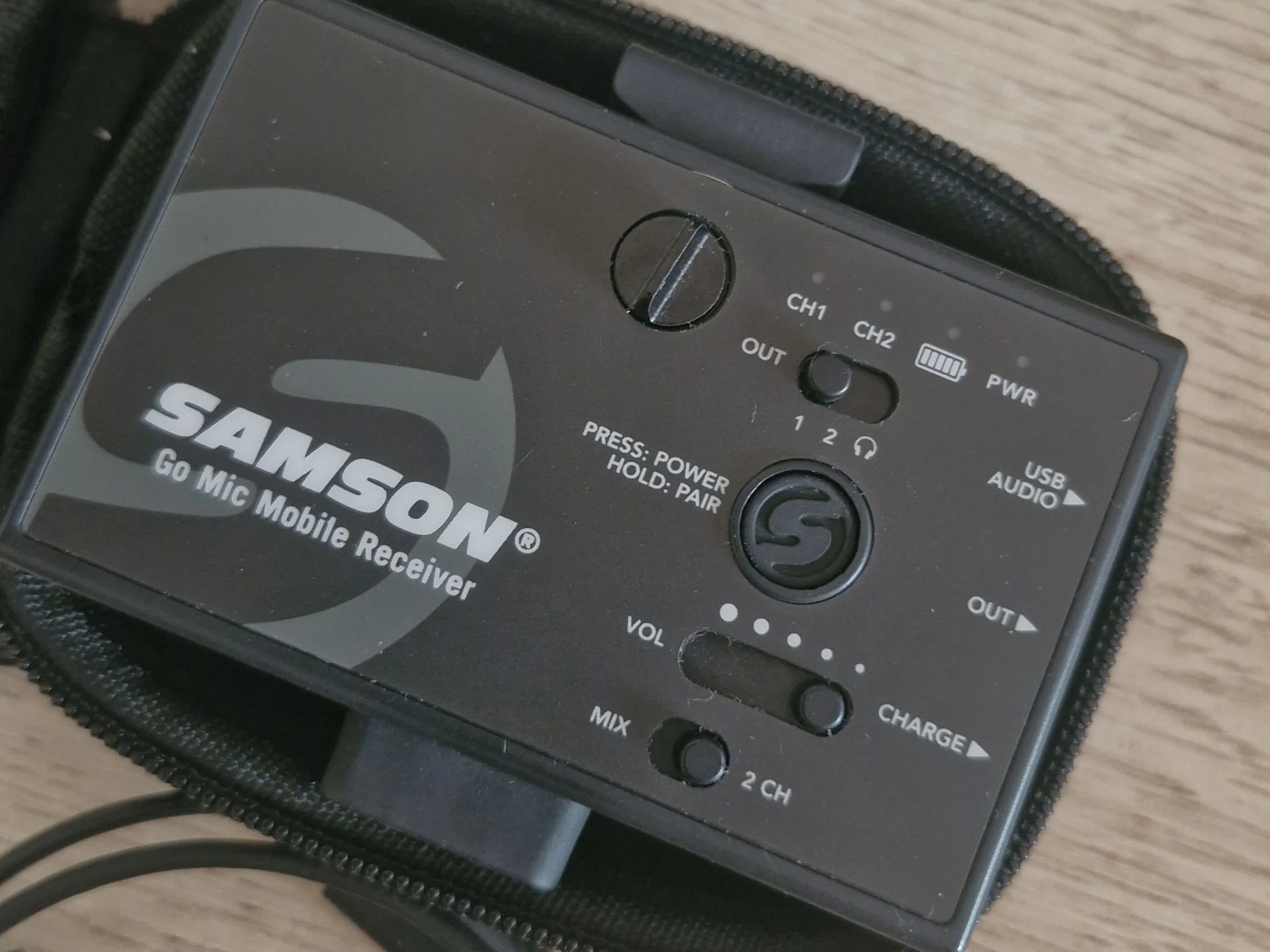 Микрофон беспроводной Samson mobile - миниатюра 2