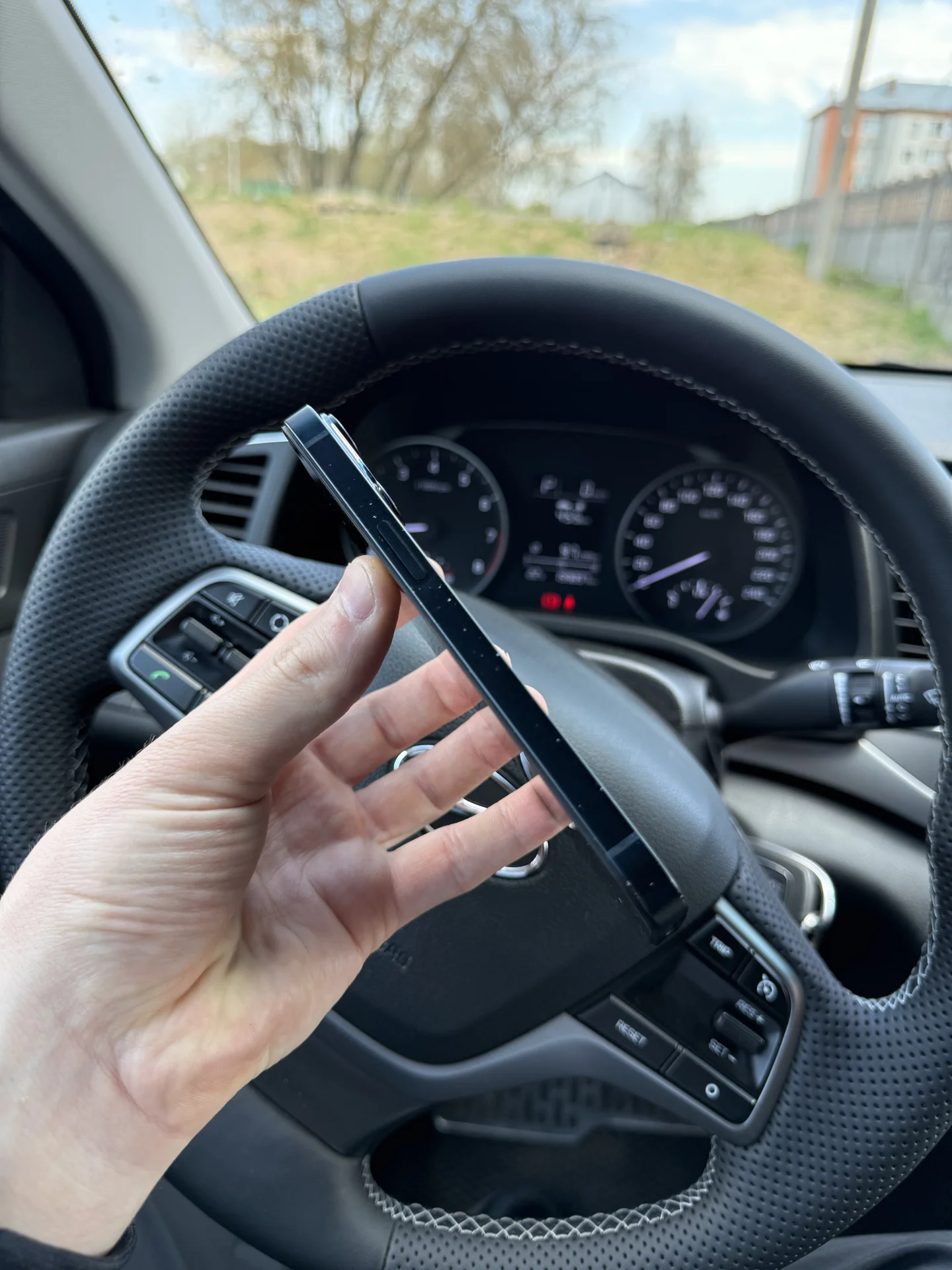 iPhone 14 128 gb - миниатюра 2