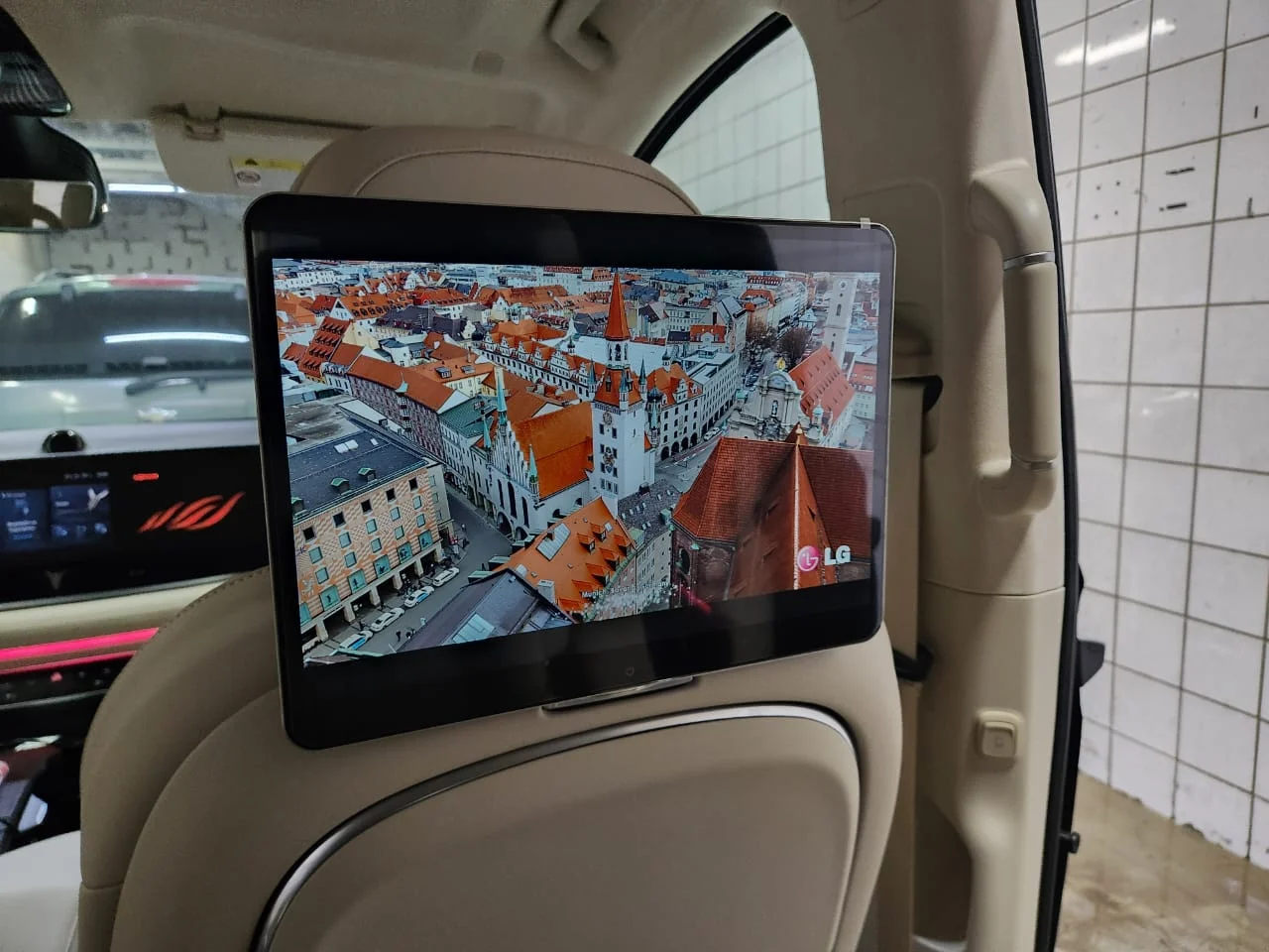 УСТАНОВКА ПОТОЛОЧНЫХ МОНИТОРОВ ANDROID В ЛЮБОЙ АВТОМОБИЛЬ - миниатюра 13