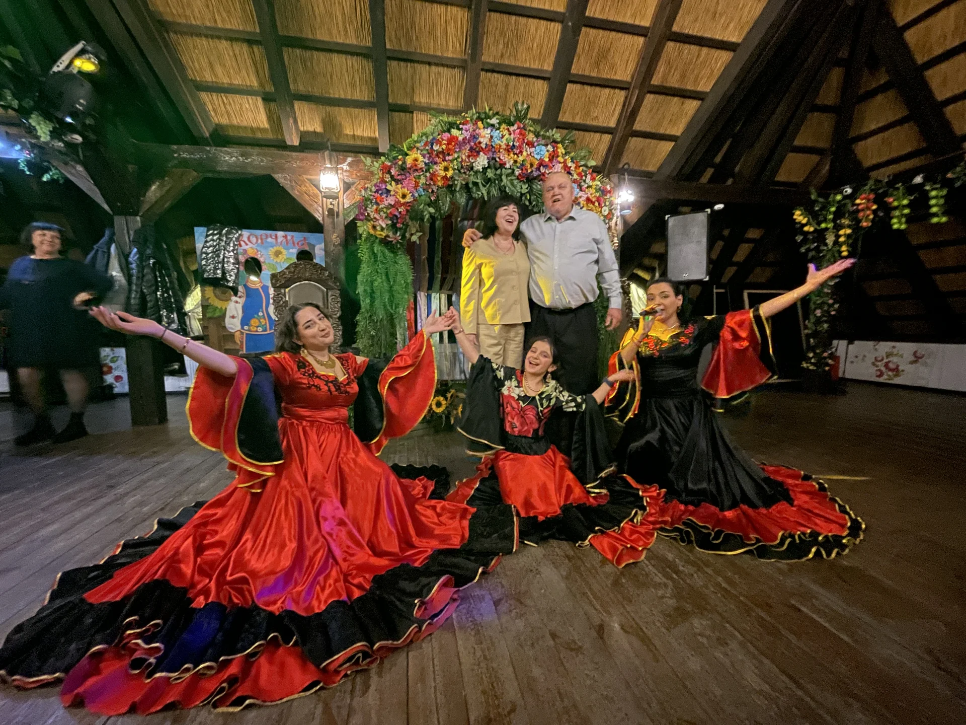 Цыгане на праздник, цыганский ансамбль, цыгане - миниатюра 8