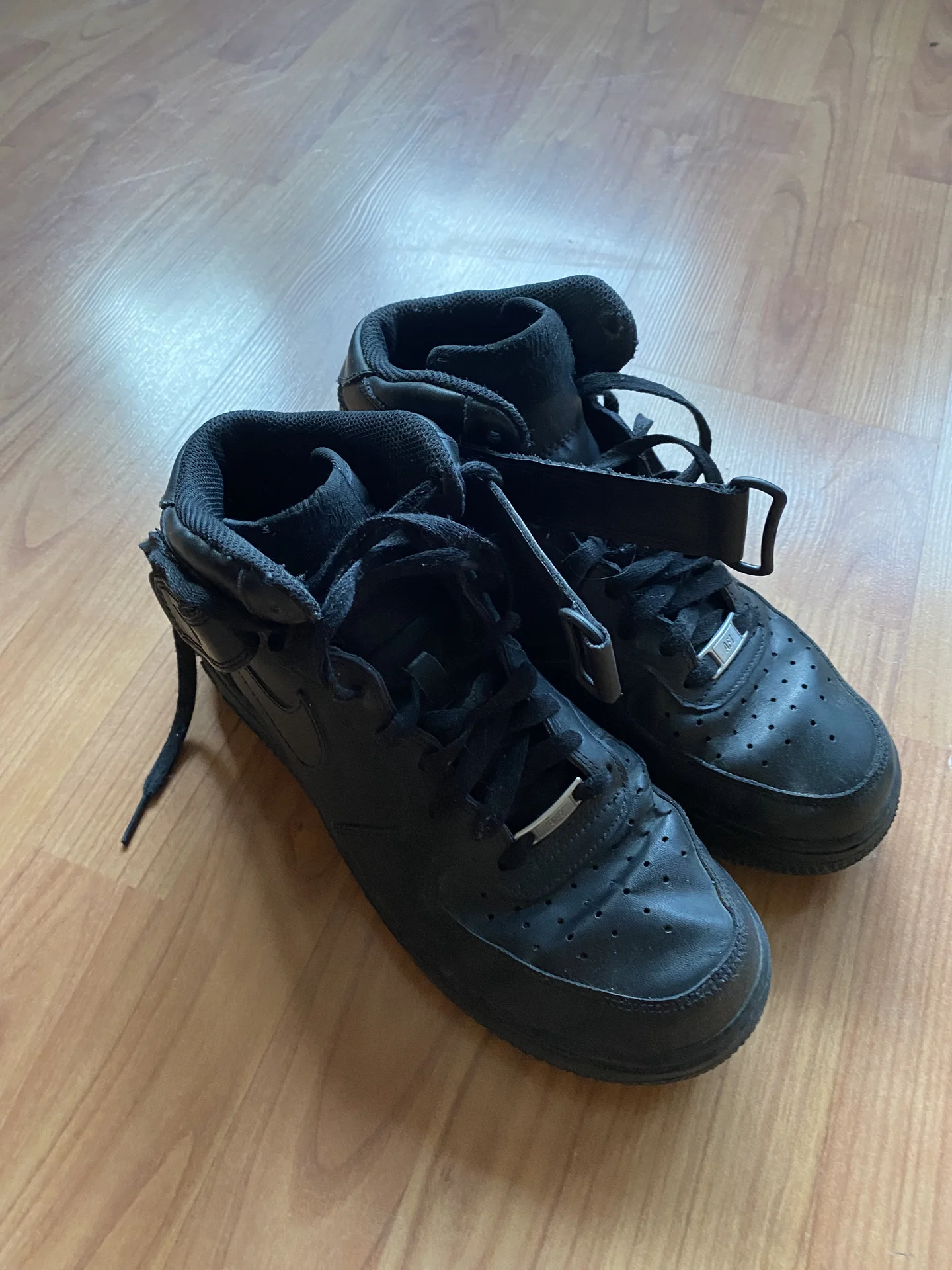 Кроссовки Nike Air Force оригинал 41р - изображение 1