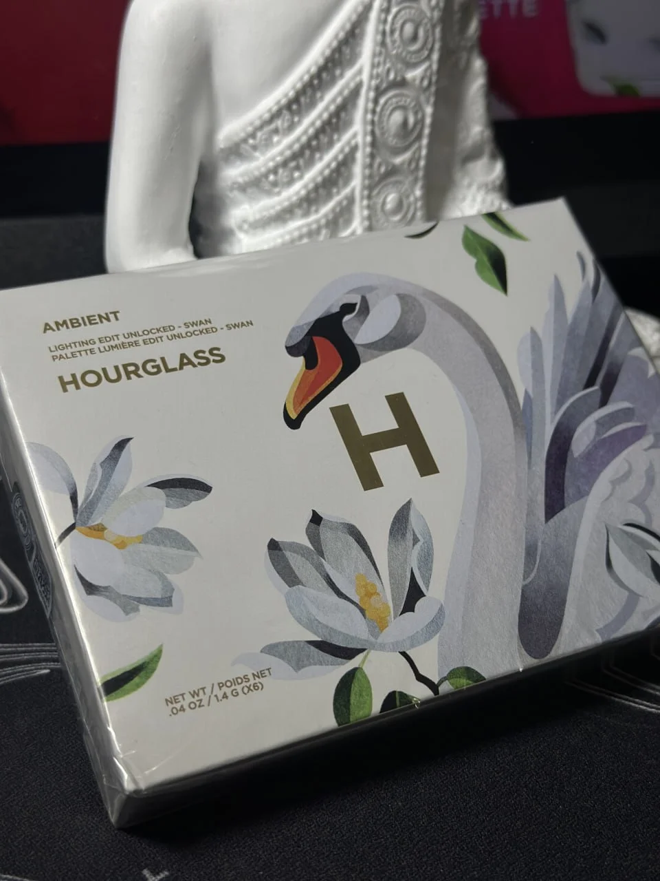 Палетка Hourglass Swan ( Лебедь) - изображение 1