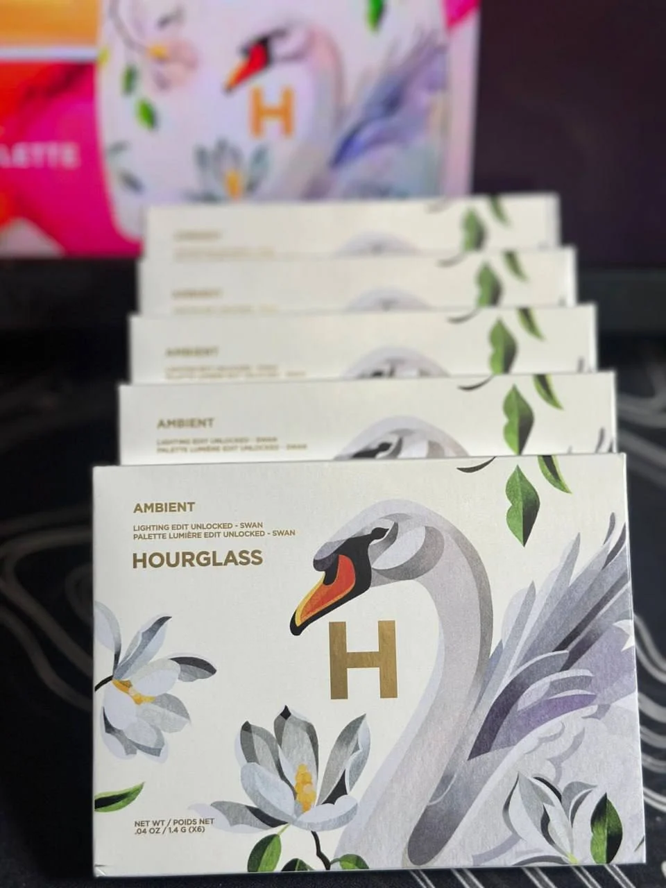 Палетка Hourglass Swan ( Лебедь) - миниатюра 3