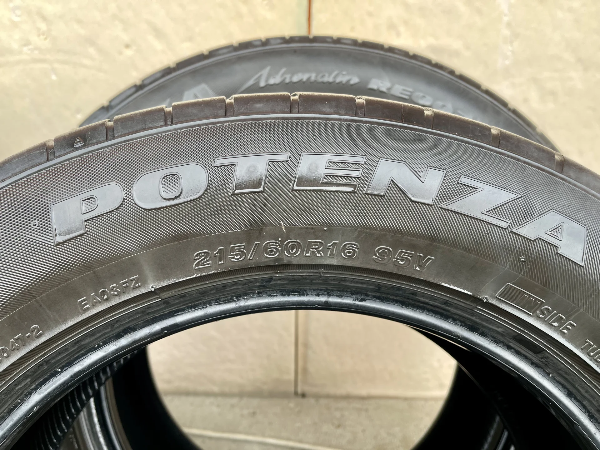 Bridgestone Potenza 215/60 R16 - миниатюра 3