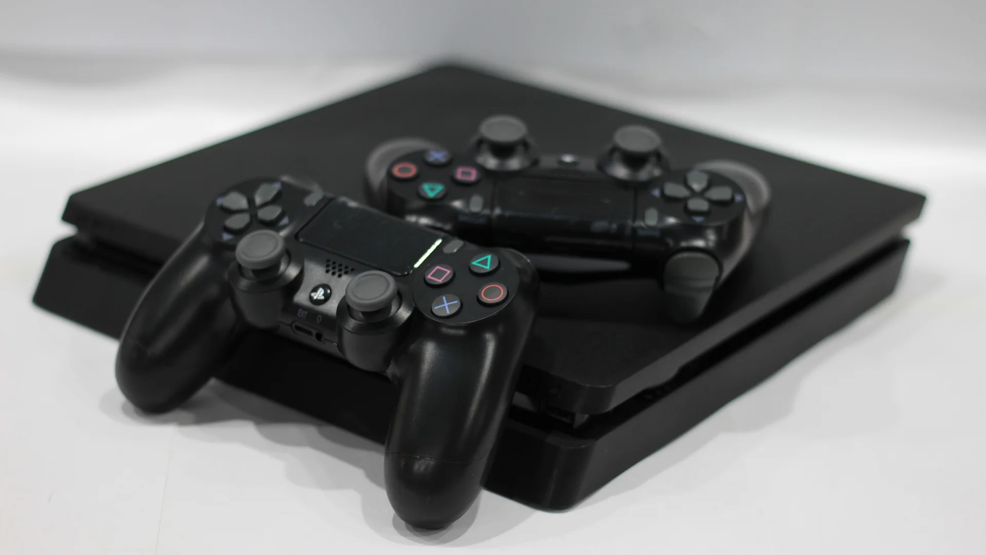 Sony Ps4 Slim 500gb 2008A + 2 геймпада, Trade-In - миниатюра 2