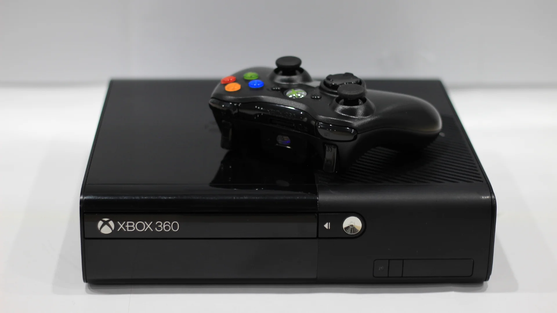 X-Box 360E 160gb + 50 игр Aurora - миниатюра 3