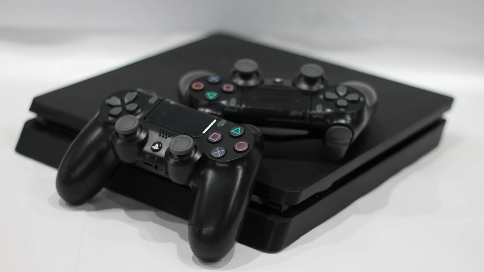 Sony Ps4 Slim 500gb 2208A + 2 геймпада, Trade-In - миниатюра 2