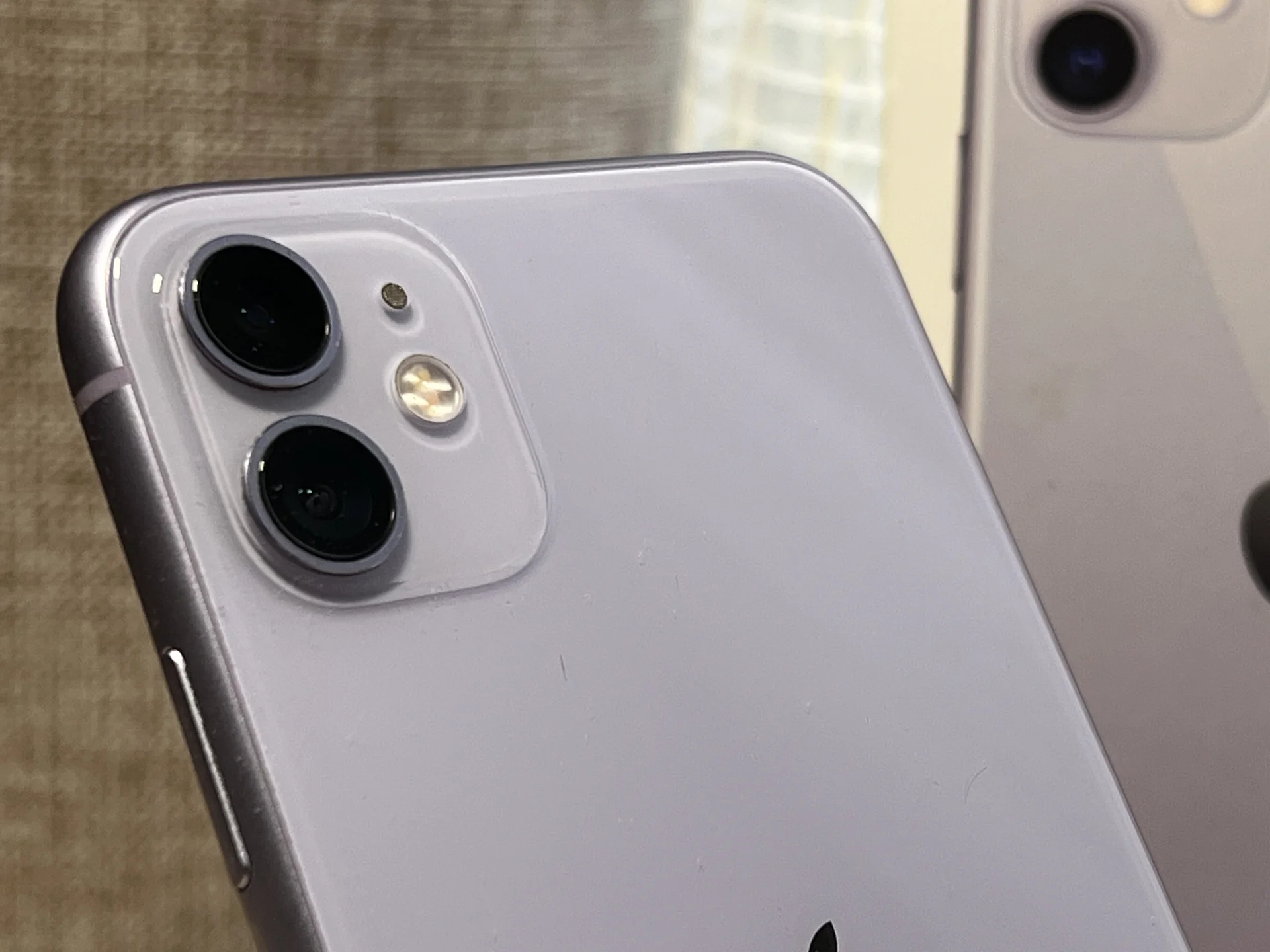 iPhone 11 64ГБ Sim - миниатюра 3
