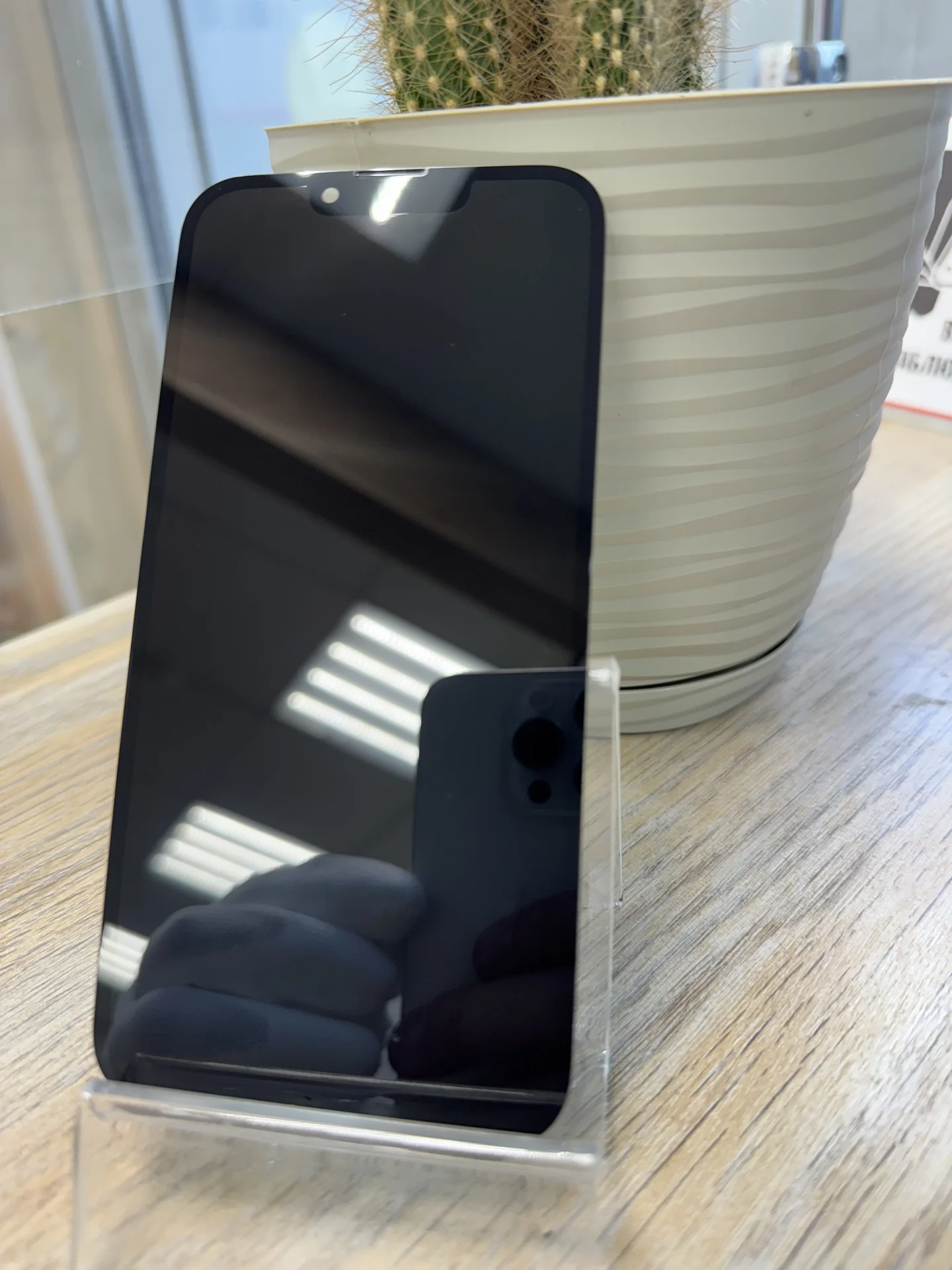 iPhone 13 дисплей снятый оригинальный - миниатюра 3