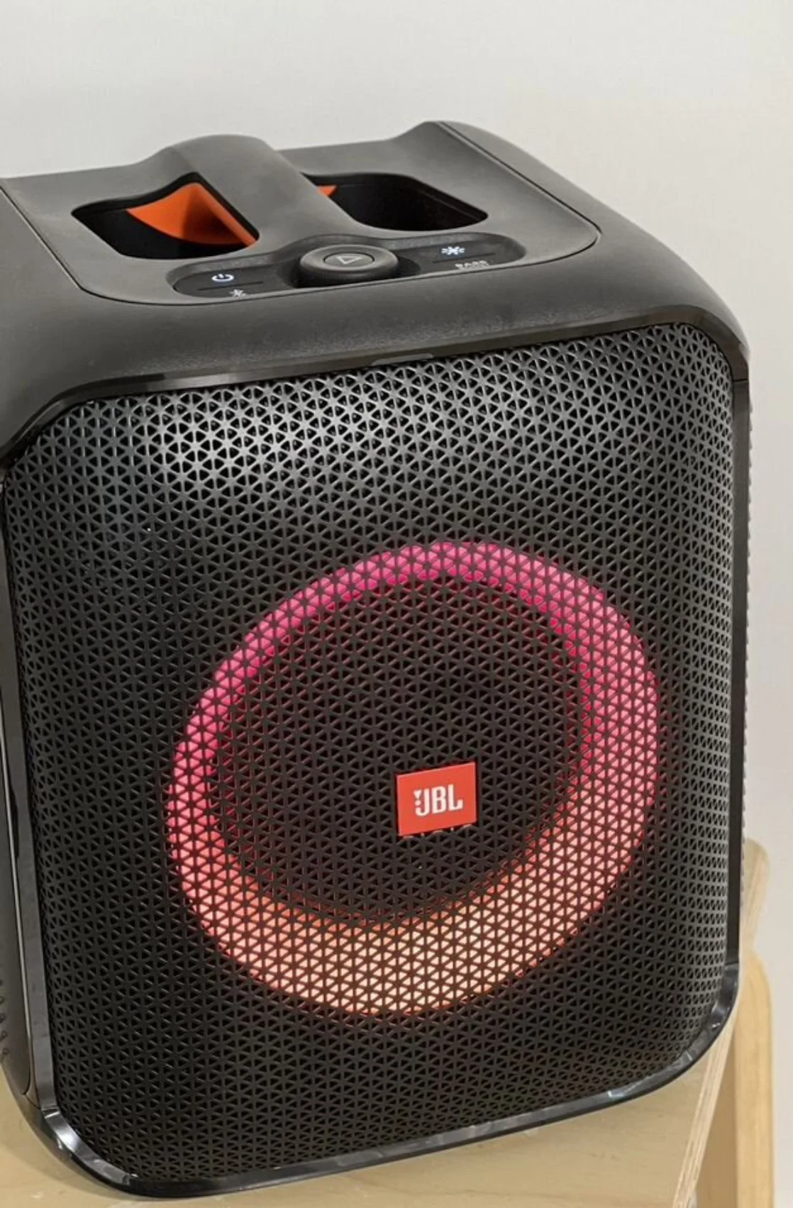 Портативная JBL PartyBox Encore Essential (100 Вт)