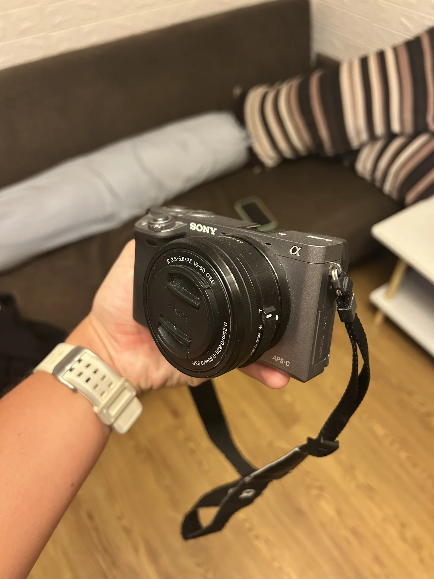 Sony a6000 + 16–50 OSS - изображение 1