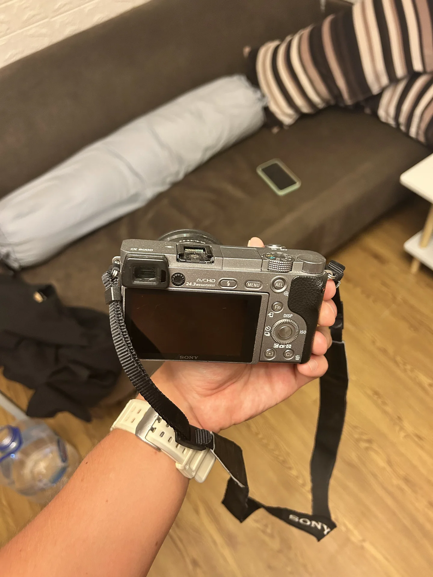 Sony a6000 + 16–50 OSS - миниатюра 3