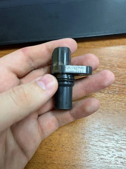 Датчик положения распредвала Subaru EJ20 EJ25 FA20 - изображение 1