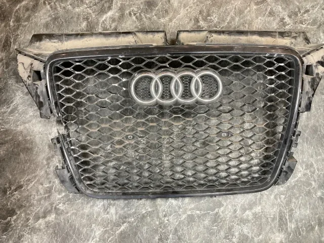 Решетка радиатора Audi RS3 8P0853651 - изображение 1