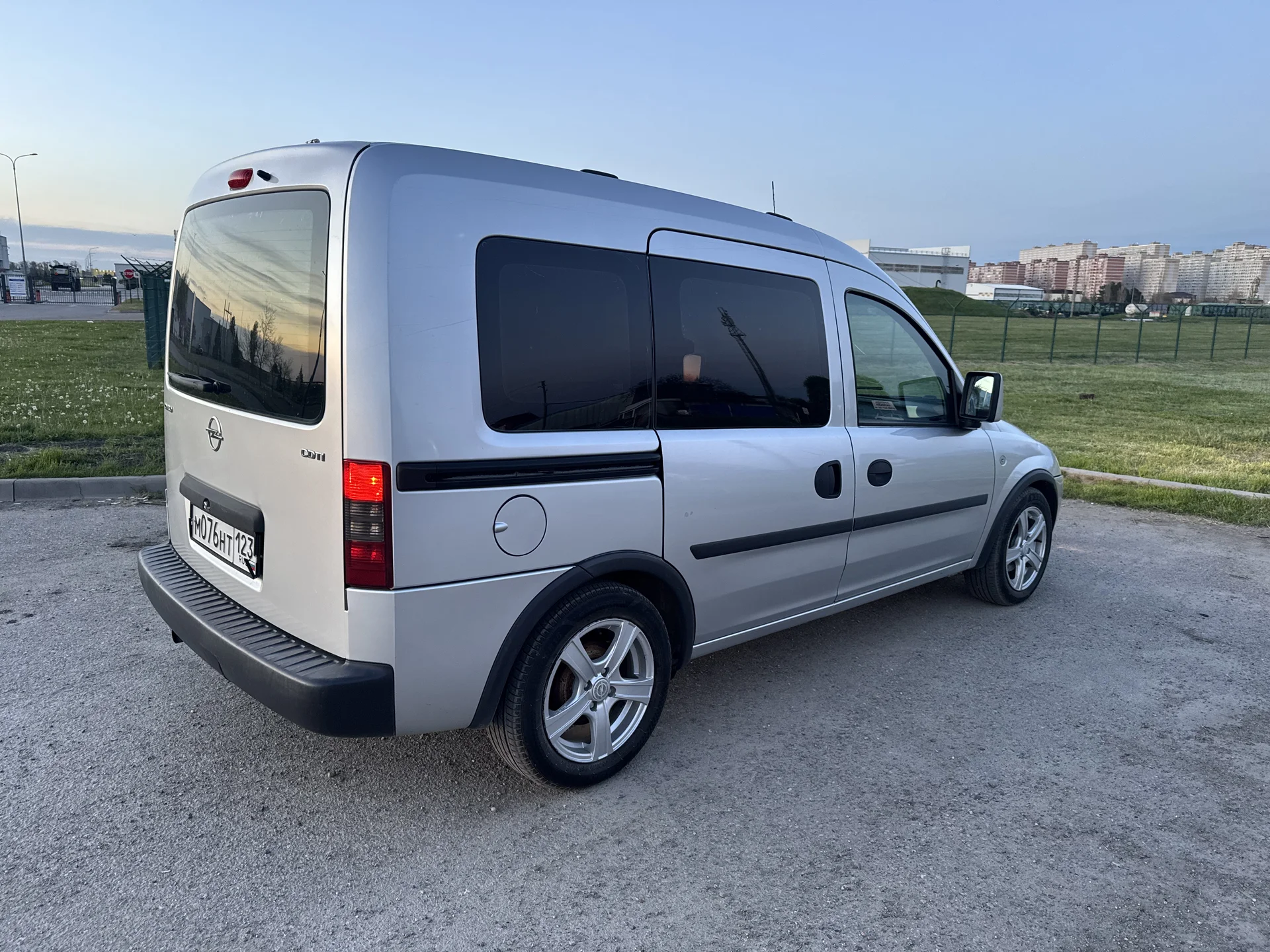 Opel Combo 2009 - миниатюра 3