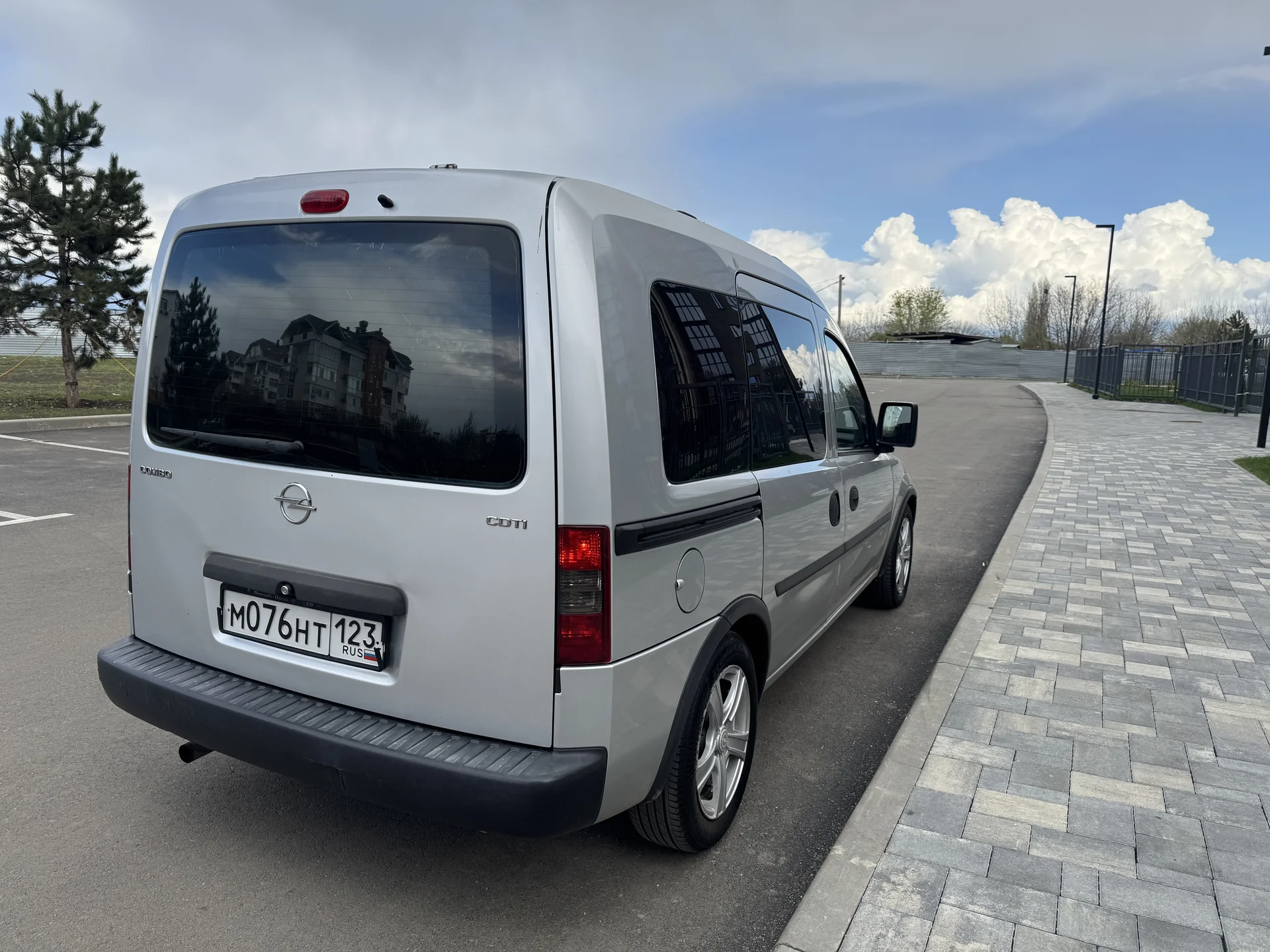 Opel Combo 2009 - миниатюра 6