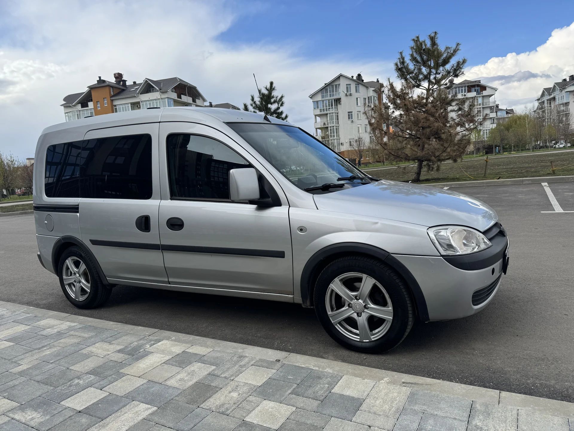 Opel Combo 2009 - миниатюра 7