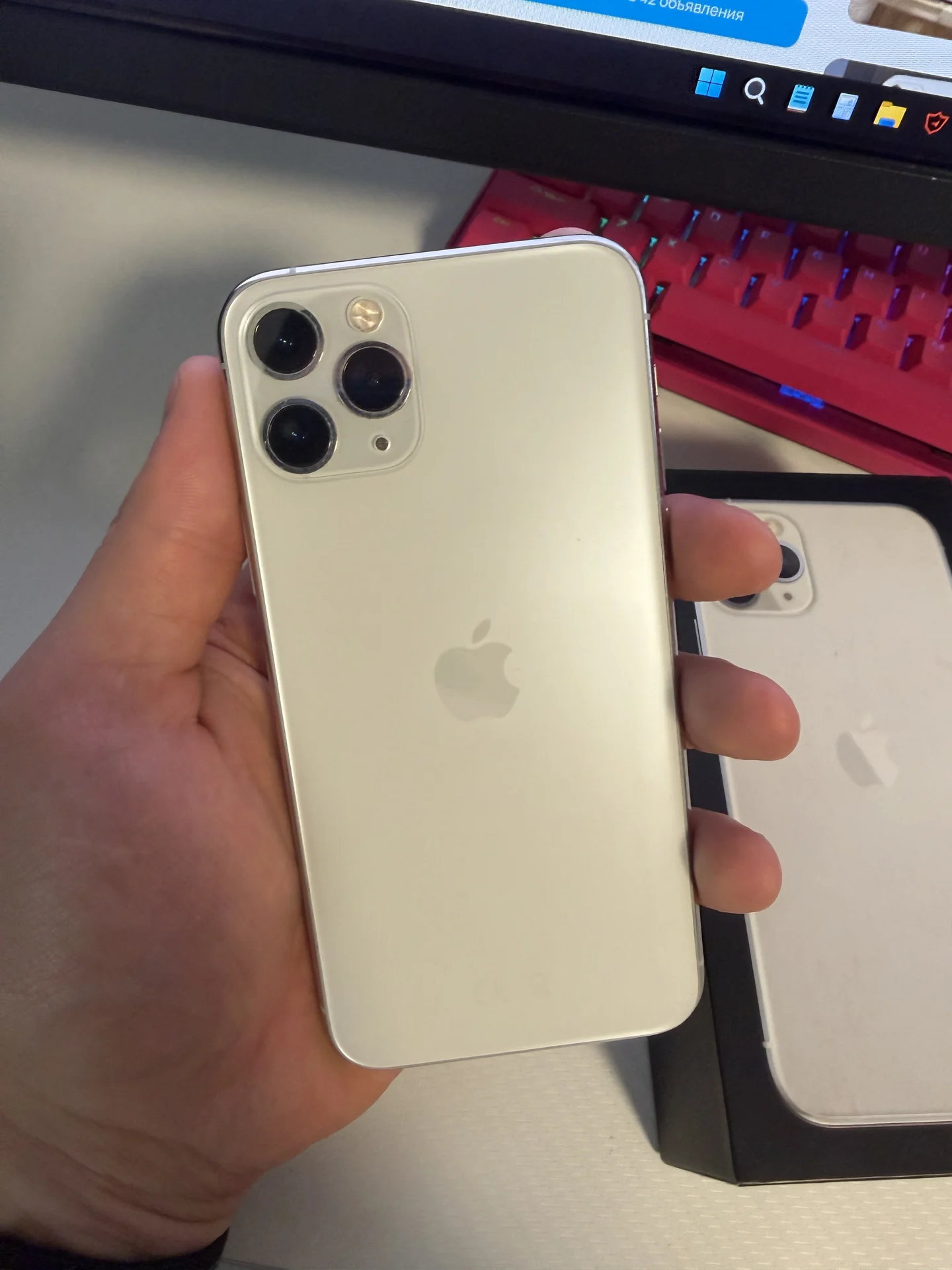 iPhone 11 Pro 256GB - миниатюра 2