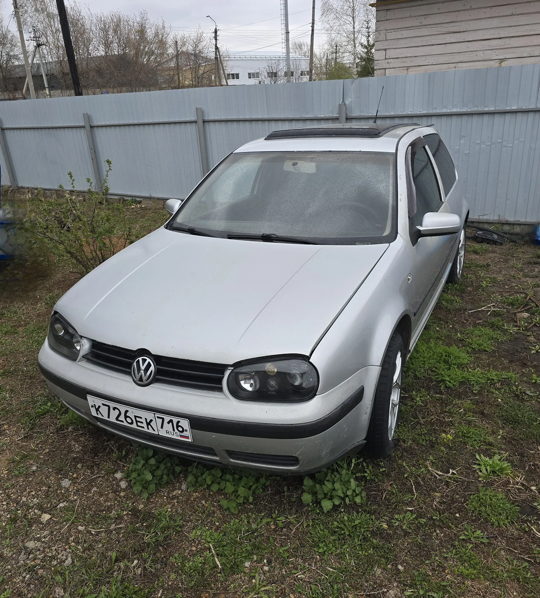 Volkswagen Golf 1.9 МТ, 2003 - изображение 1