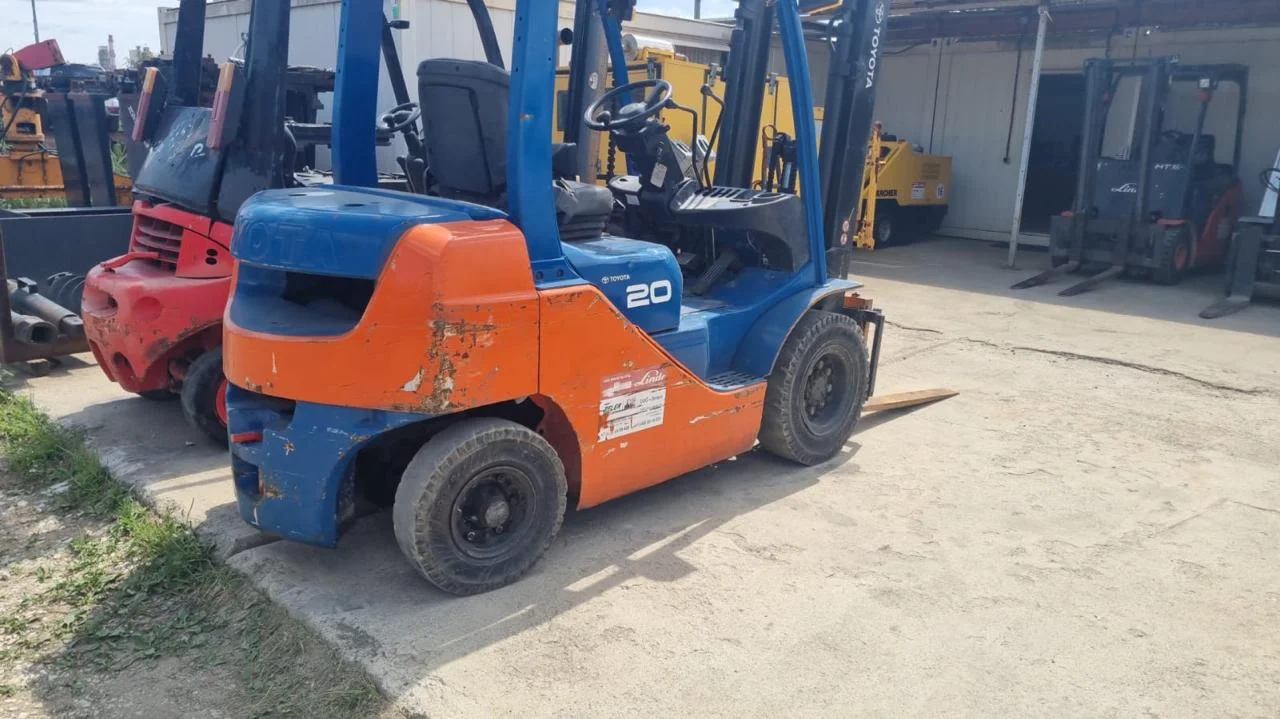 Вилочный погрузчик Toyota 62-8FD20, 2012 - изображение 1