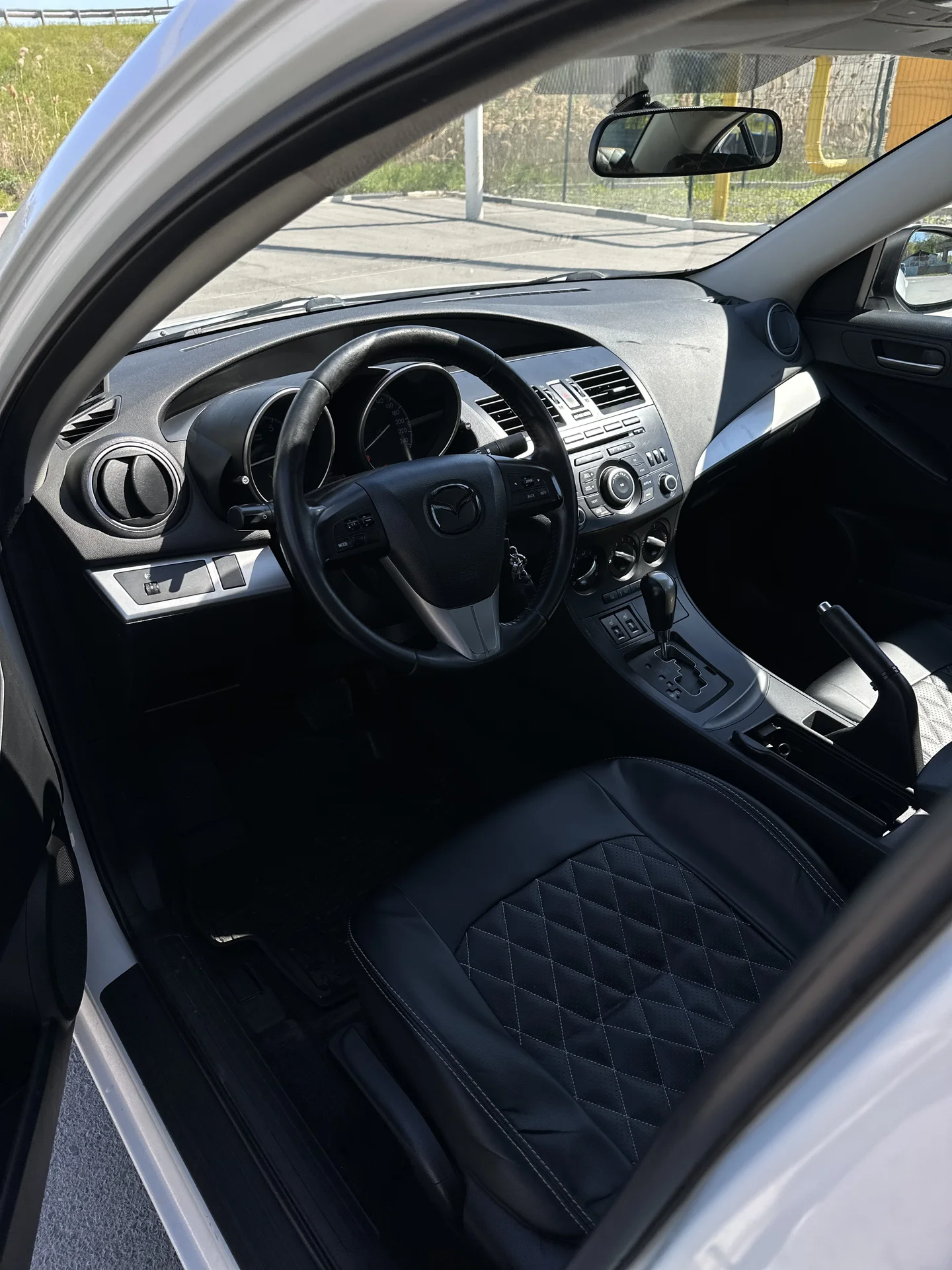 Mazda 3 - миниатюра 9