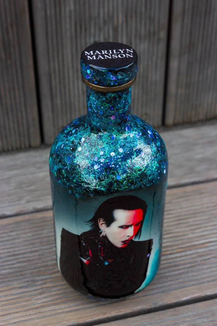 Бутылка стеклянная подарок мужчине Marilyn Manson - миниатюра 5