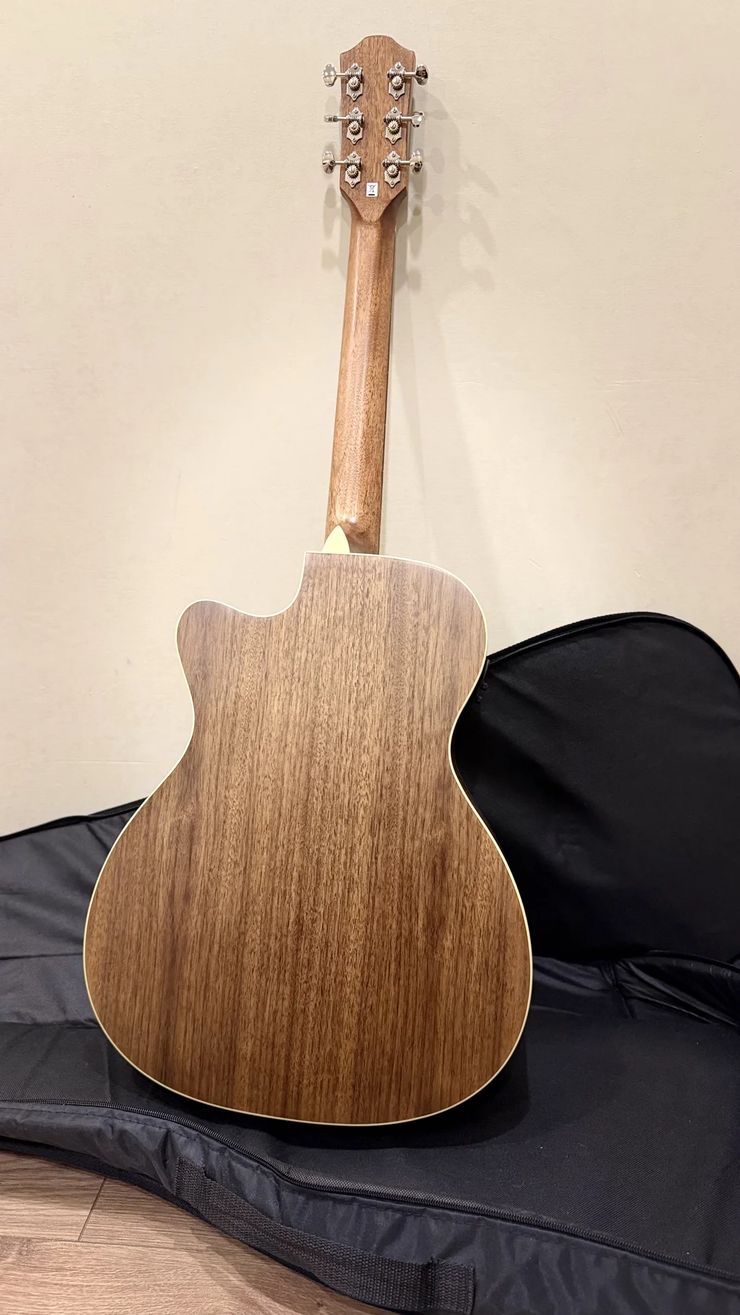 Продам гитару - миниатюра 2