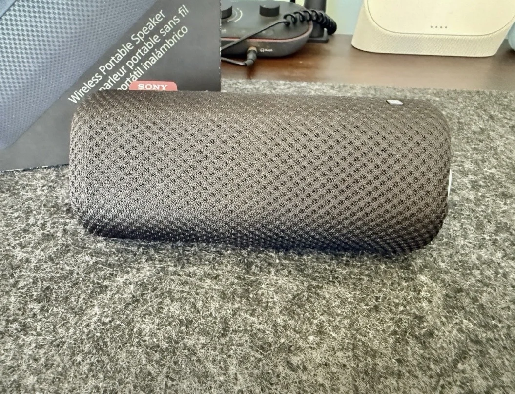 Портативная Bluetooth-колонка Sony SRS-BTS50 - миниатюра 3