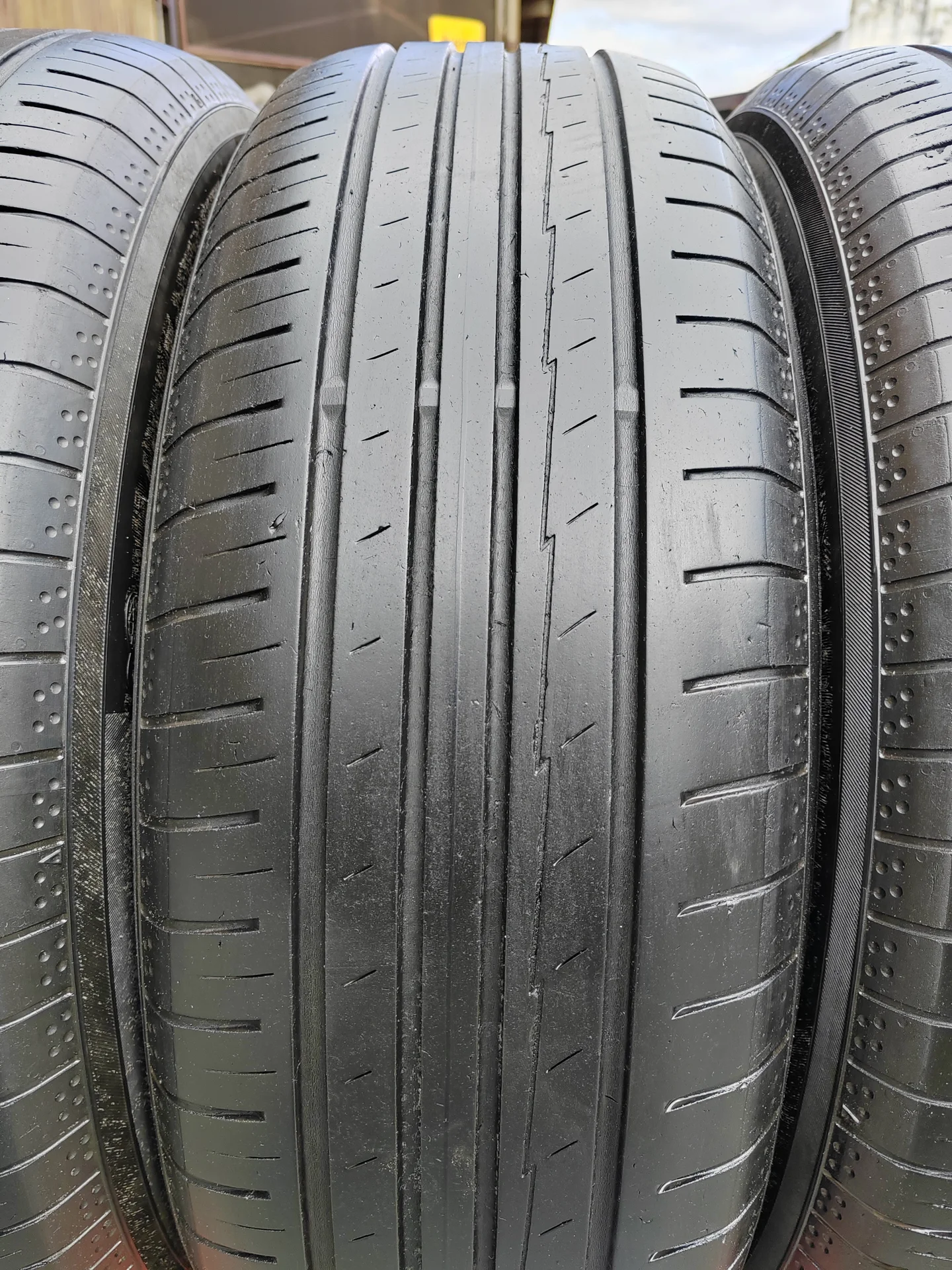 215/65 R17 Yokohama BluEarth AE50 - миниатюра 3