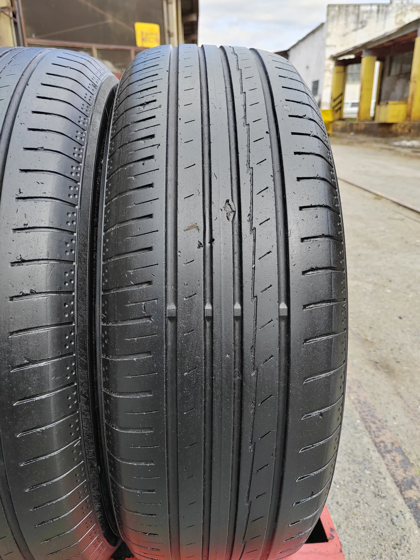 215/65 R17 Yokohama BluEarth AE50 - миниатюра 5