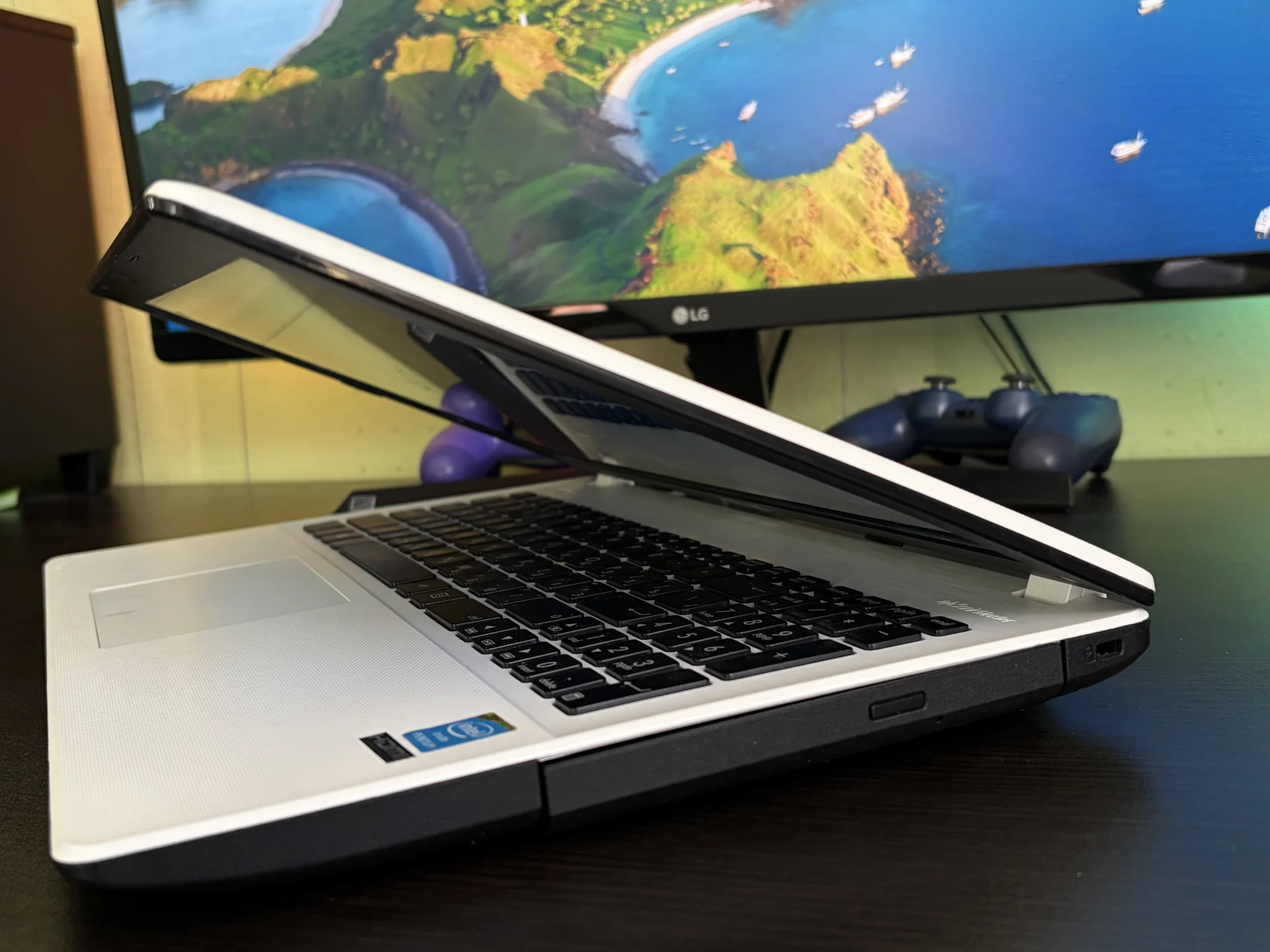 Ноутбук Asus для учебы - миниатюра 8
