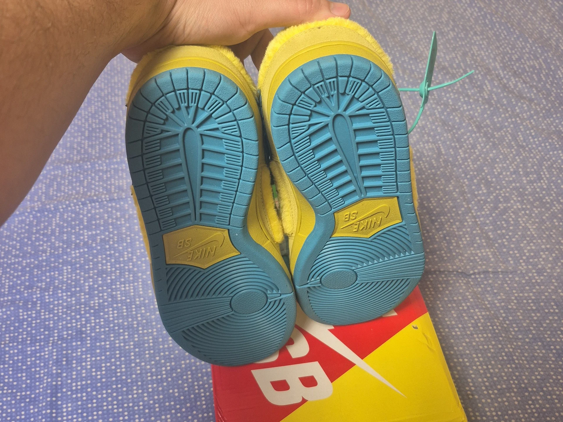 Nike sb dunk low жёлто-синии мишки - миниатюра 9