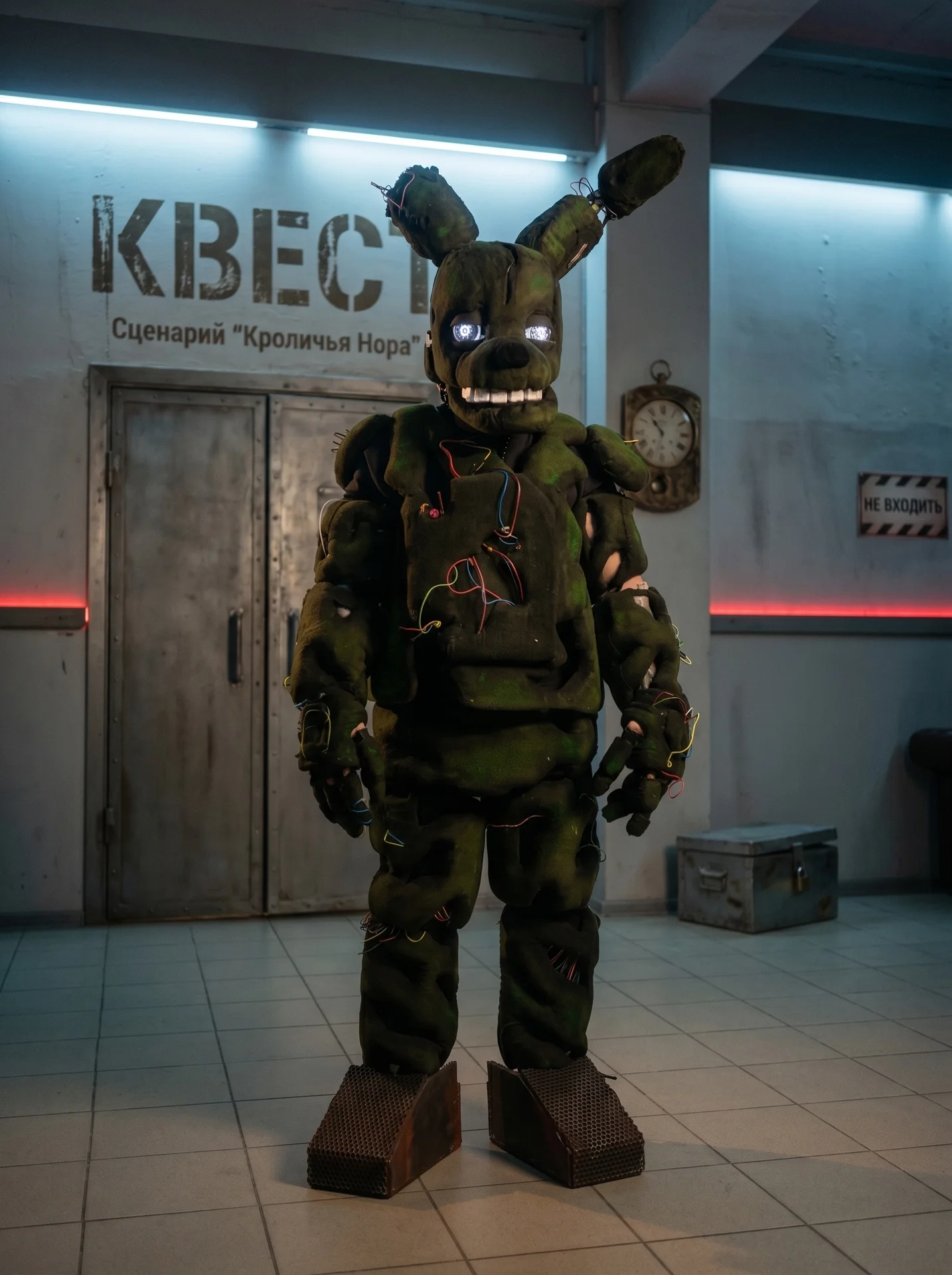 Маски, костюмы, атрибутика для квестов - миниатюра 2