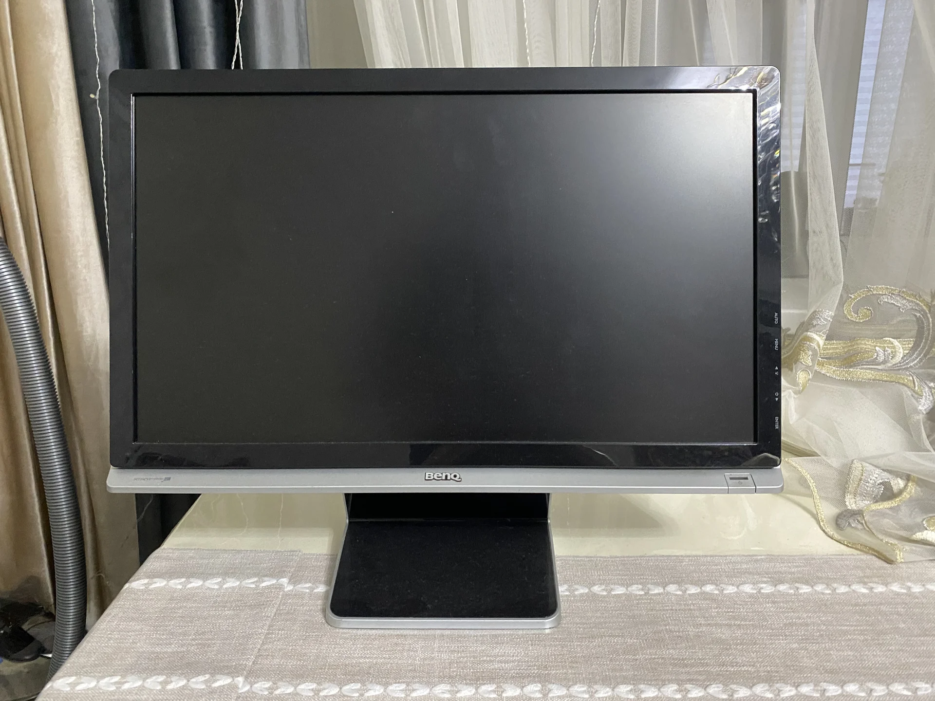 Монитор) BenQ E2200HDA