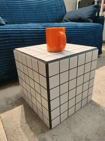 STUDIO135 CUBE No.01. Белый мозаичный куб-столик с графитовой затиркой