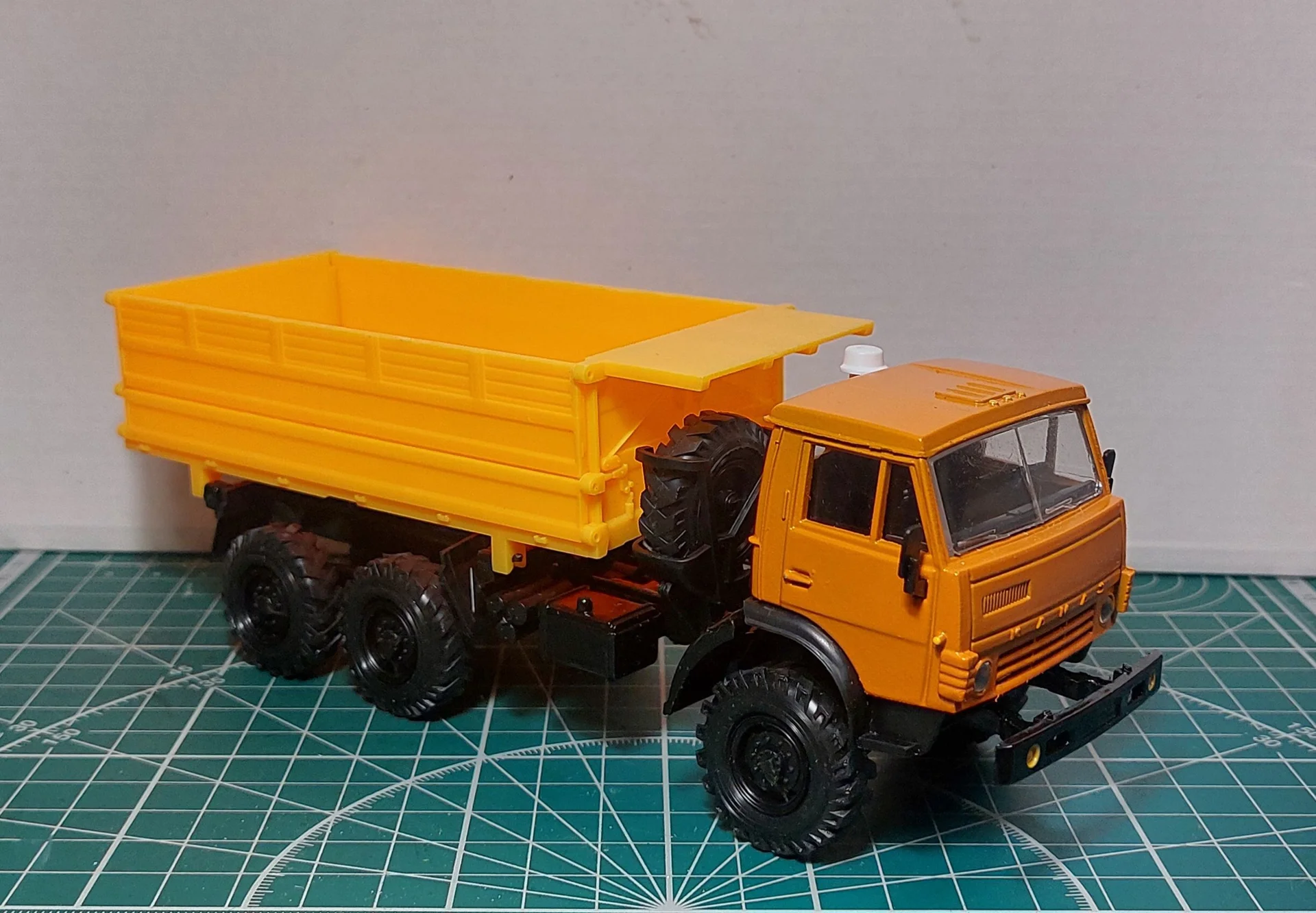 Модели авто 1/43 - миниатюра 2
