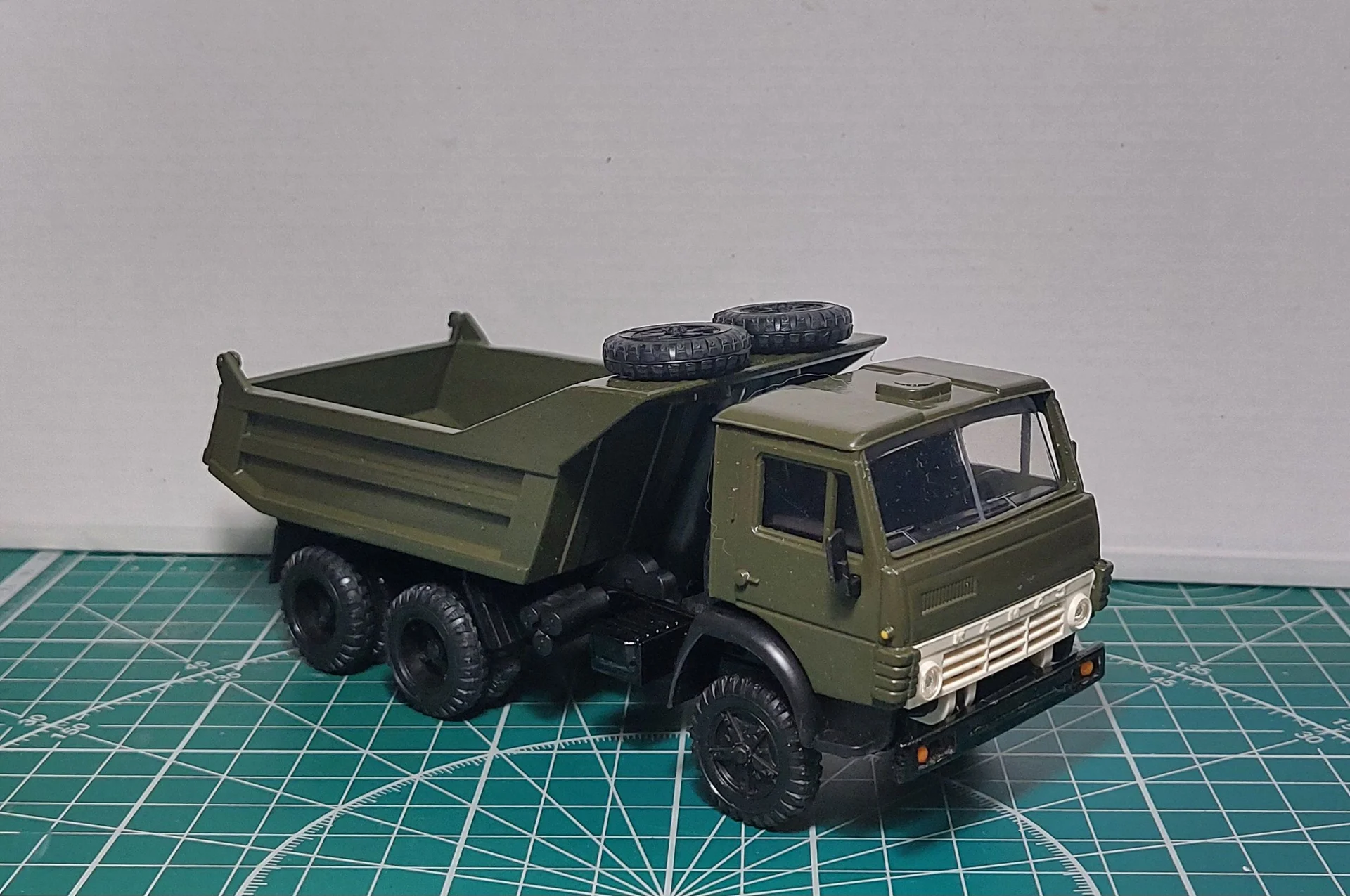 Модели авто 1/43 - миниатюра 12