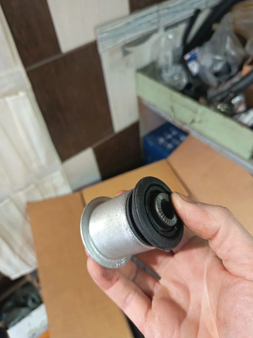 Сайлентблоки LEMFORDER новые Opel astra j General Motors 13219090 - миниатюра 2