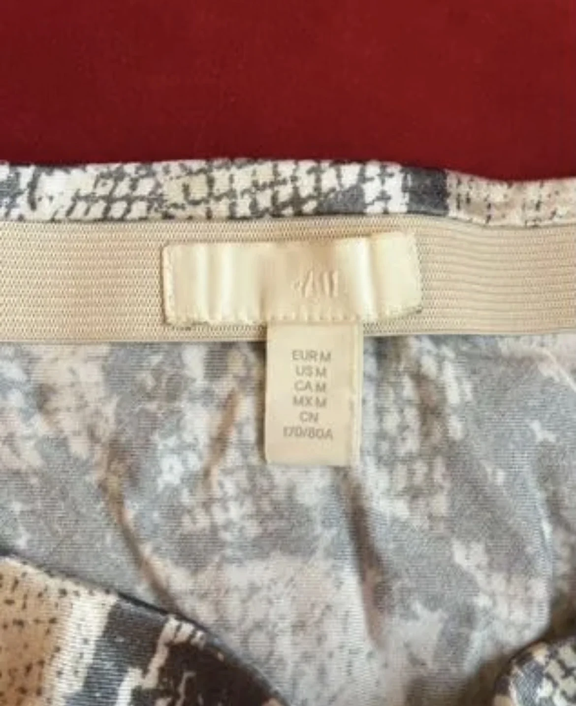 Сатиновая мини-юбка H&M змеиный принт - миниатюра 3