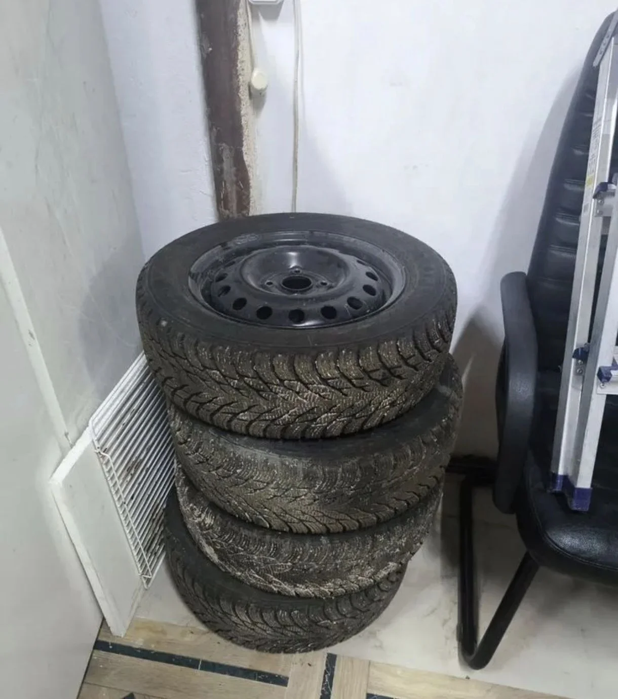 Зимняя резина, Nokian r14 - изображение 1