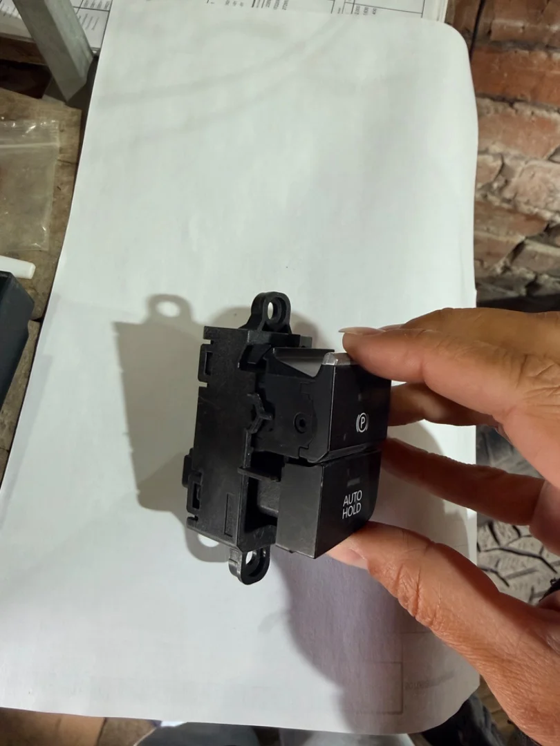 Кнопка стояночного тормоза Auto Hold Mazda CX-5 KF - миниатюра 3
