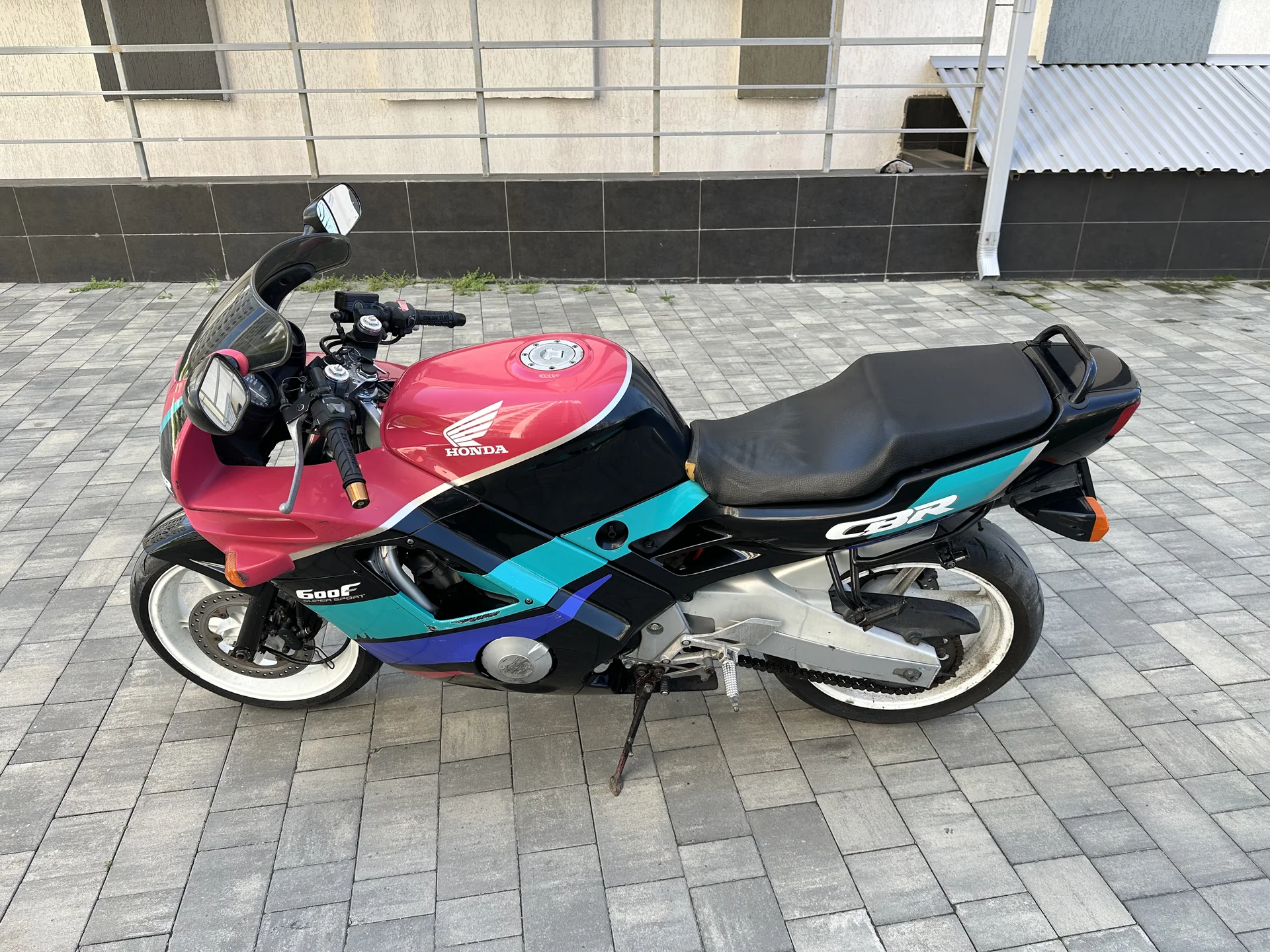 Honda CBR 600 F2 - миниатюра 3