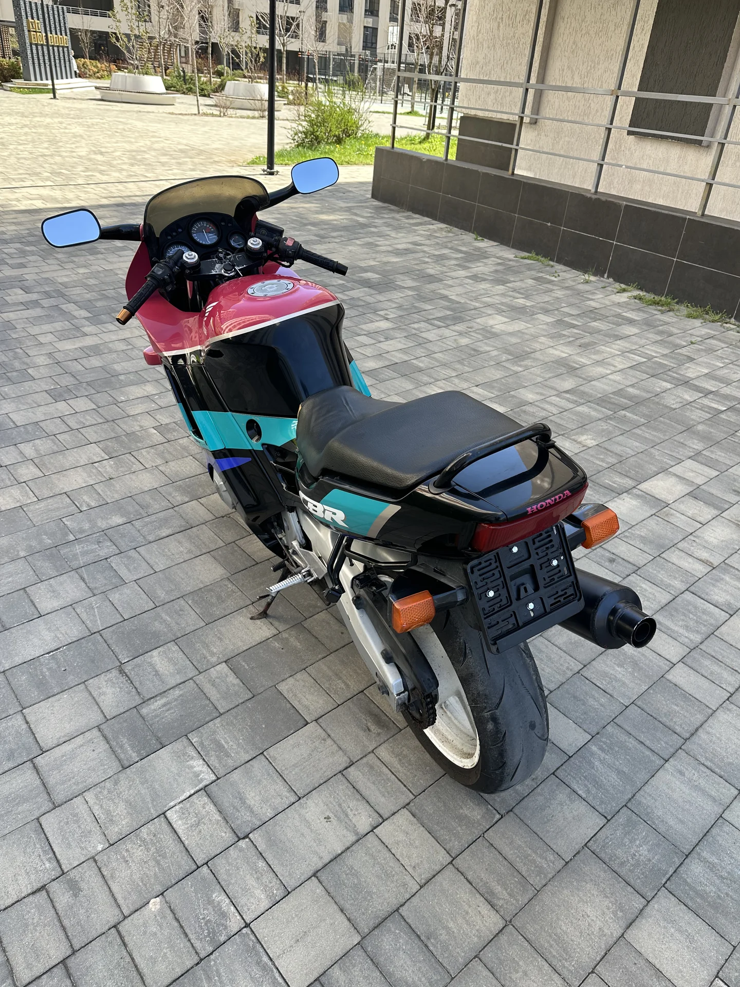 Honda CBR 600 F2 - миниатюра 6