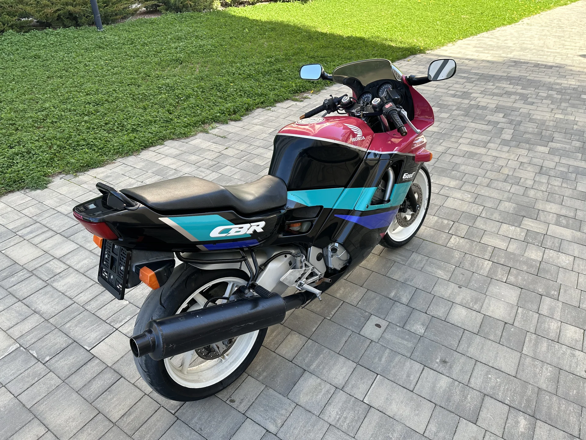 Honda CBR 600 F2 - миниатюра 8