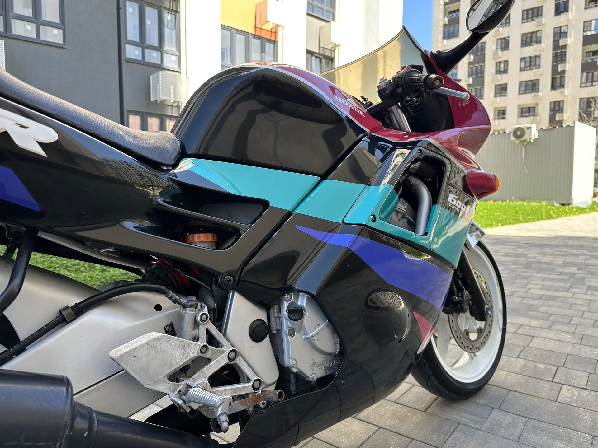 Honda CBR 600 F2 - миниатюра 9
