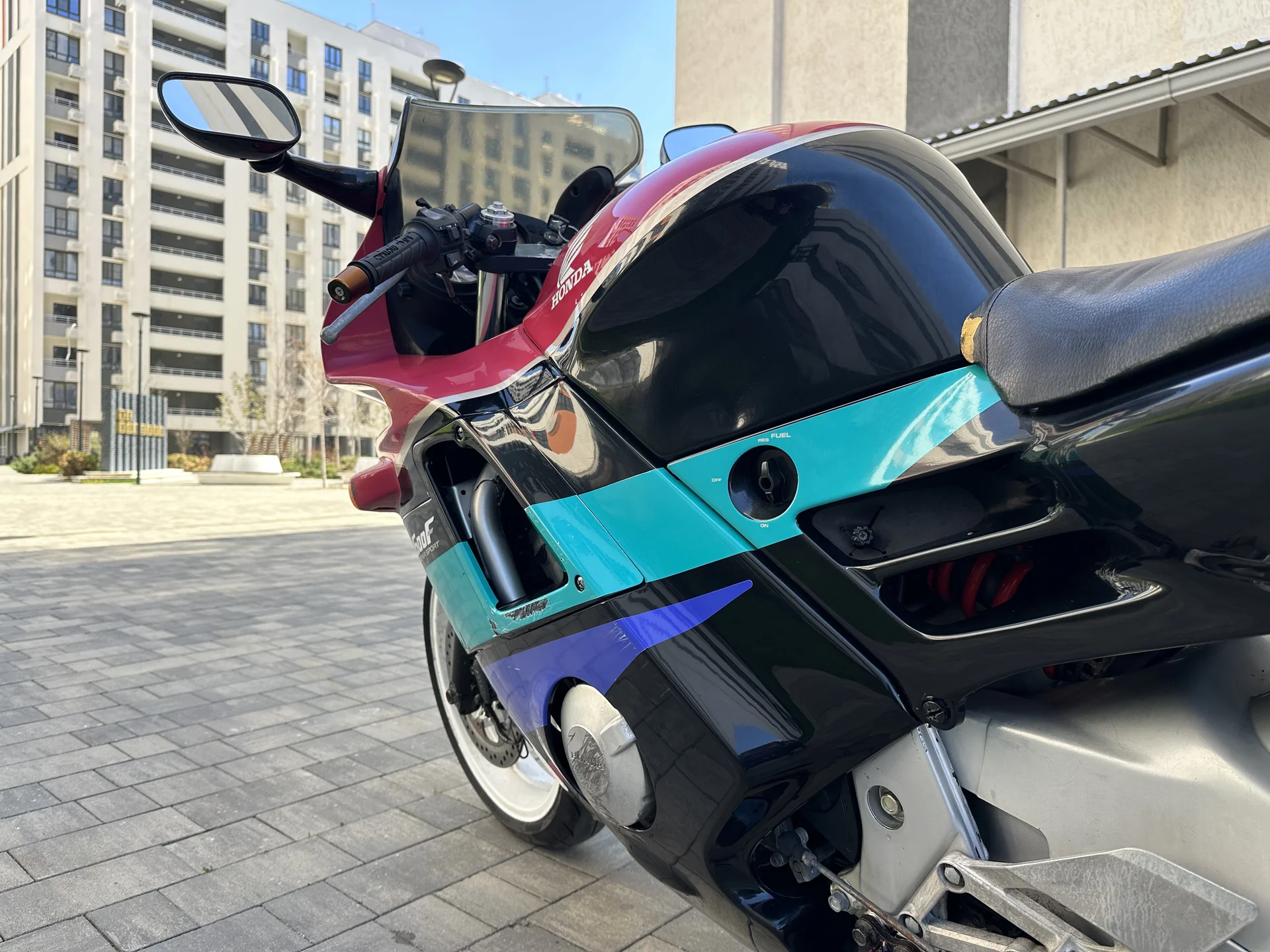 Honda CBR 600 F2 - миниатюра 11